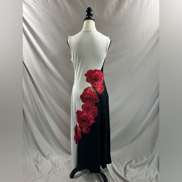 Black/White Floral Maxi Dress With Pockets - Picture 8 of 8